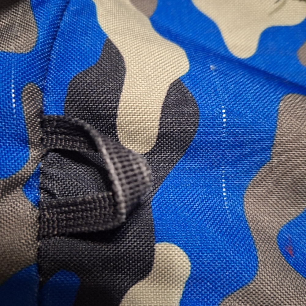 Lands End Classmate Medium Backpack & lunchbox Vibrant Sapphire Camo - Picture 10 of 15
